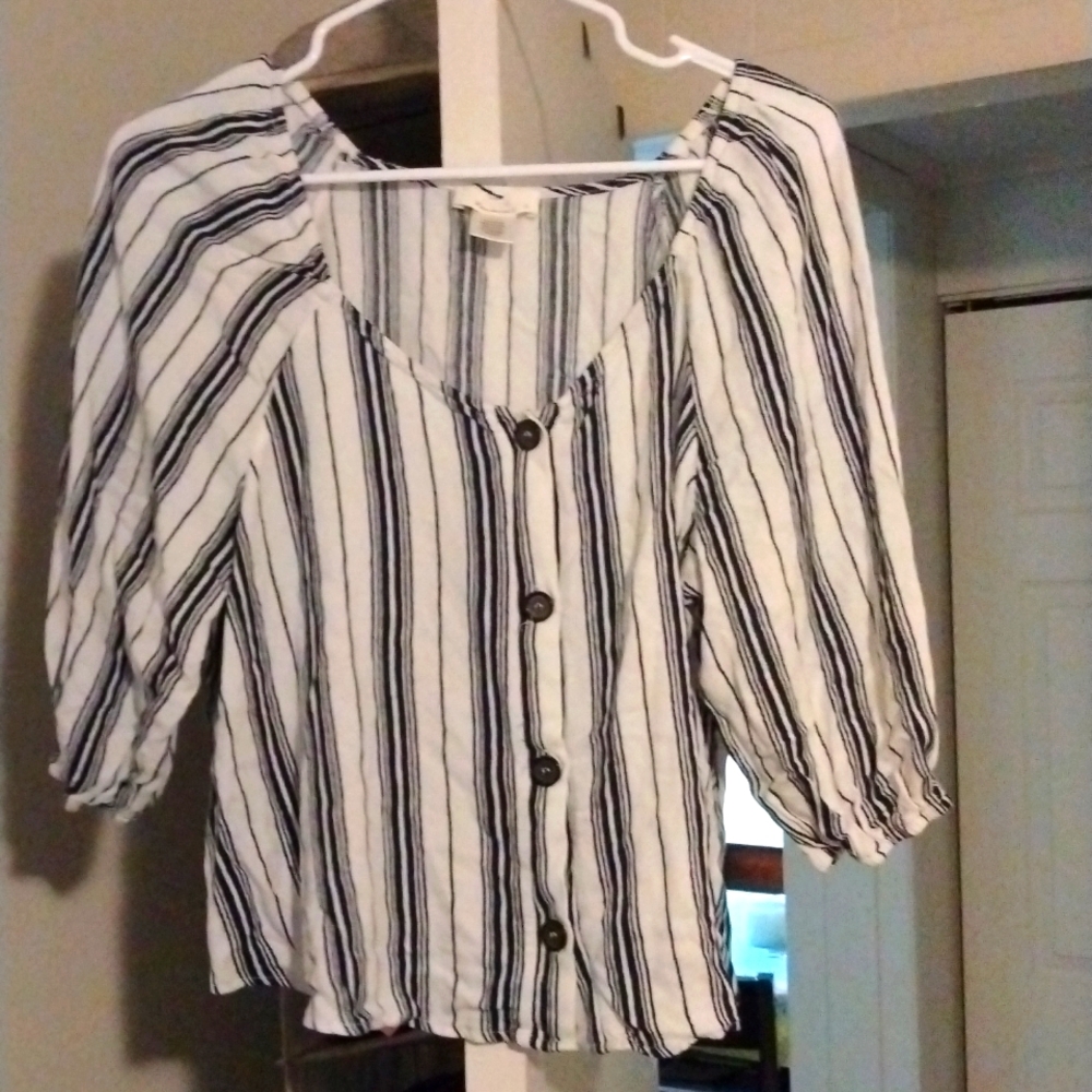 EUC Urban Romantics Blue and white striped crop 3/4 sleeve Large